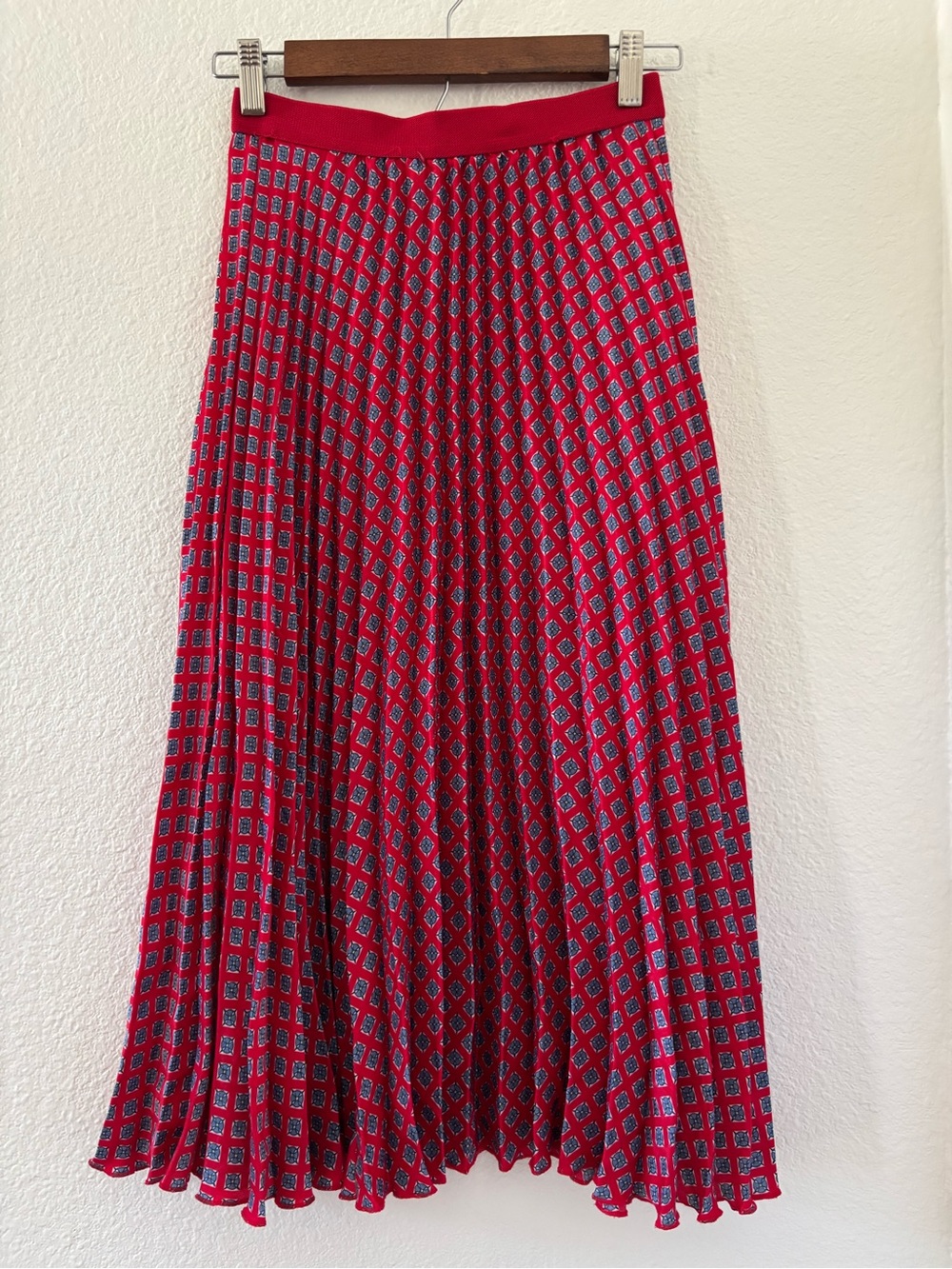 Max Studio Red/blue Patterned Pleated maxi/midi Women's Skirt XS
